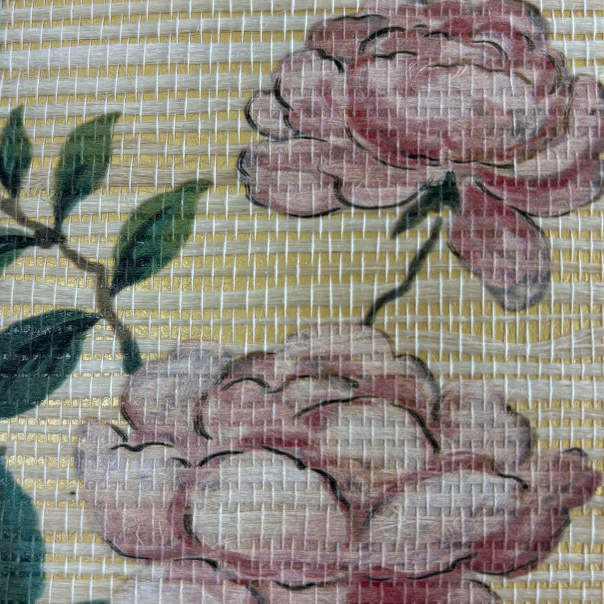 Papier peint panoramique Fleurs Vintage Grasscloth doré - Daisy Bennett d'Initiales AMBZ | Réf. INI-DB32806M