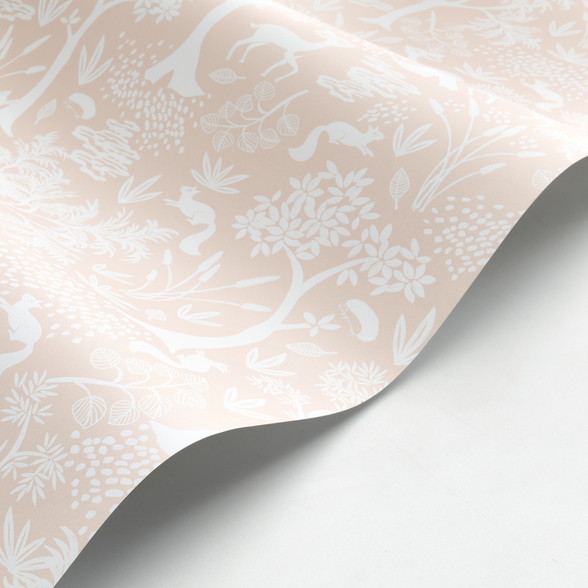 Papier peint Forêt Animaux Poetic rose nude - Once Upon A Time de Casadéco | Réf. OUAT88264232