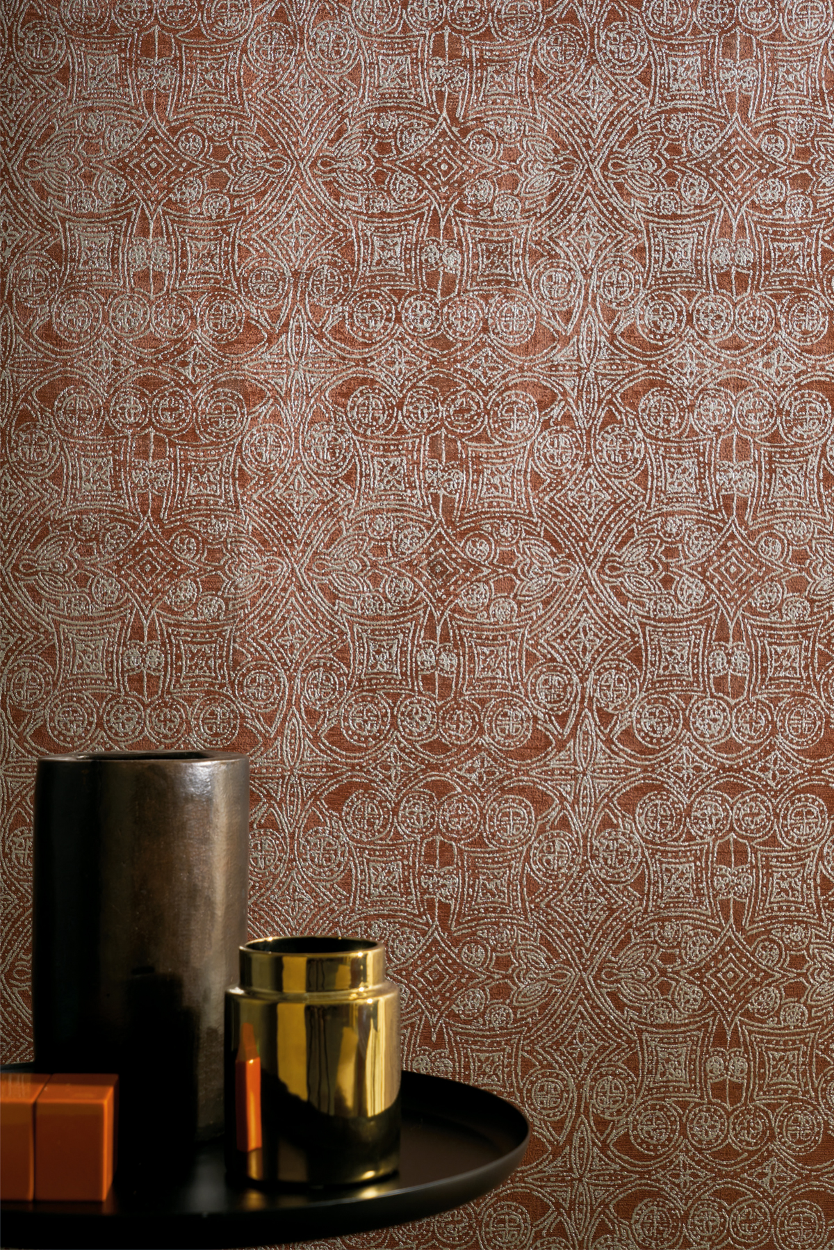 Papier peint Ethnique oriental Jali terracotta argenté - Mansour de Casamance | Réf. CAS-74420336