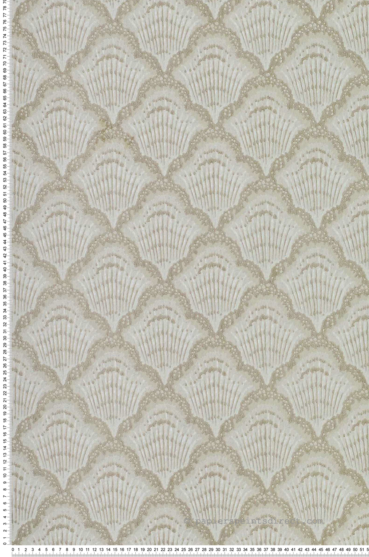 Papier peint Marin Calico Shell beige - V&A Decorative Papers II d'Initiales | Réf. INI-2412-179-01