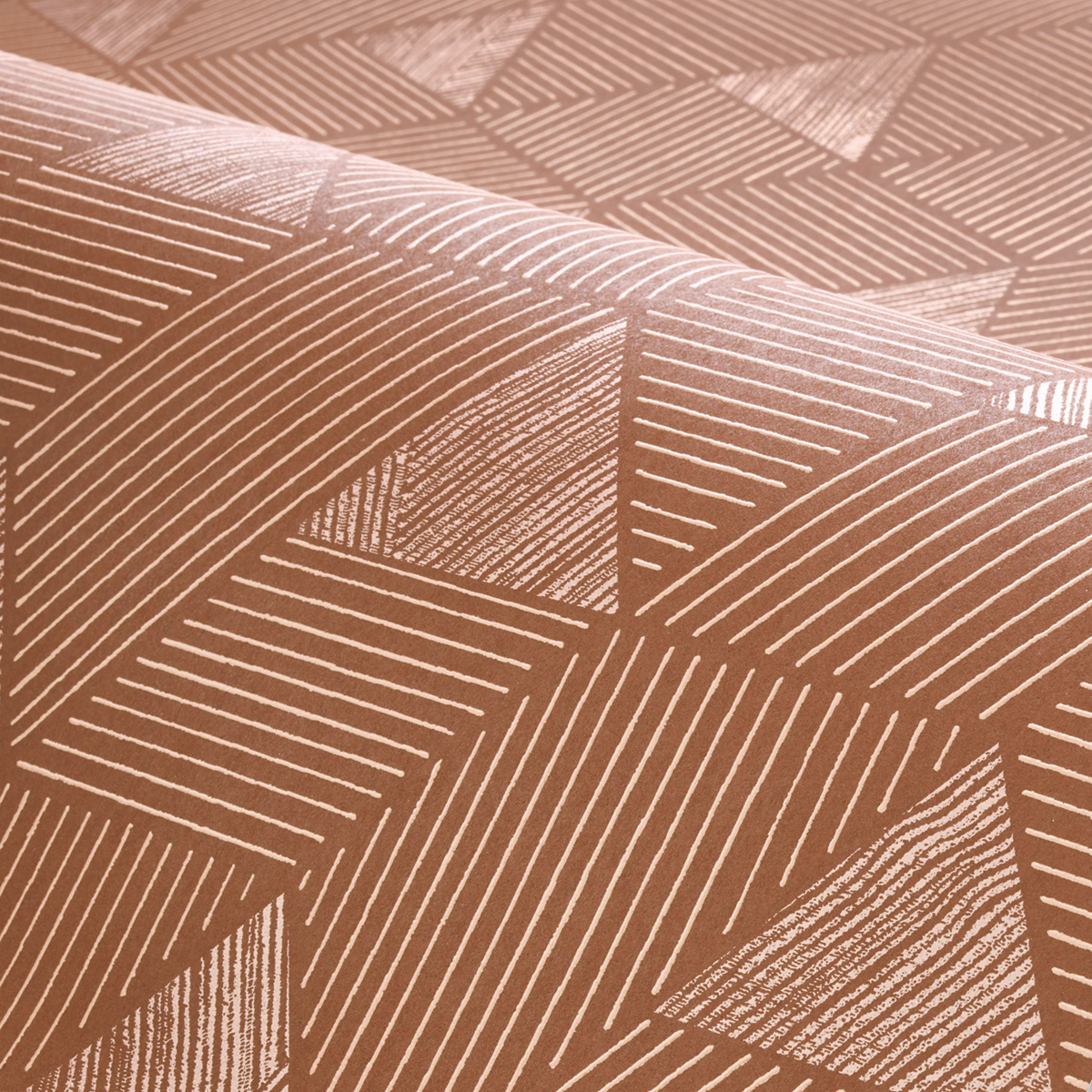 Papier peint Triangle Ethnique Méroé terracotta cuivré - Bord Du Nil de Casamance | Réf. CAS-76172548