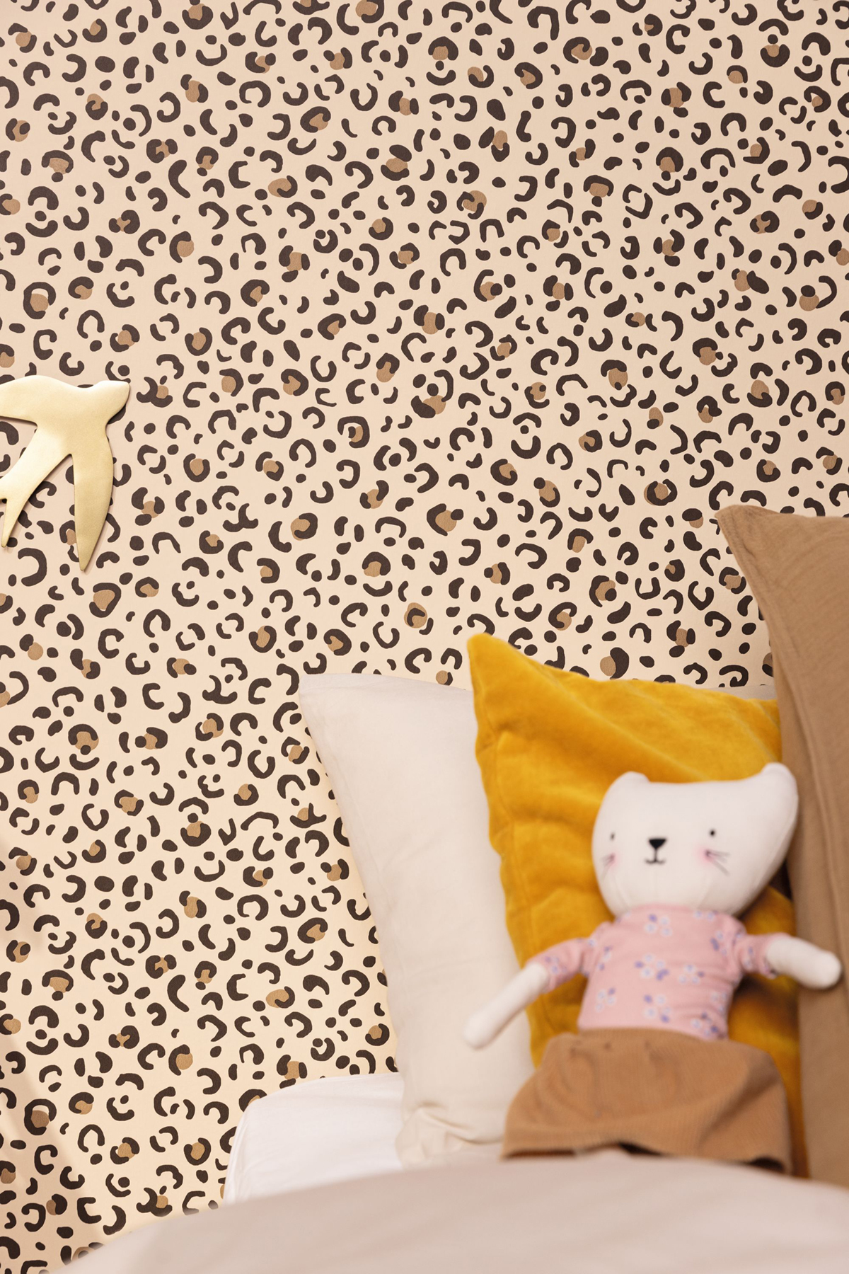 Papier peint Taches Léopard Léonne marron - Let's Go Girls! de Casélio AMB2 | Réf. LGG104451216