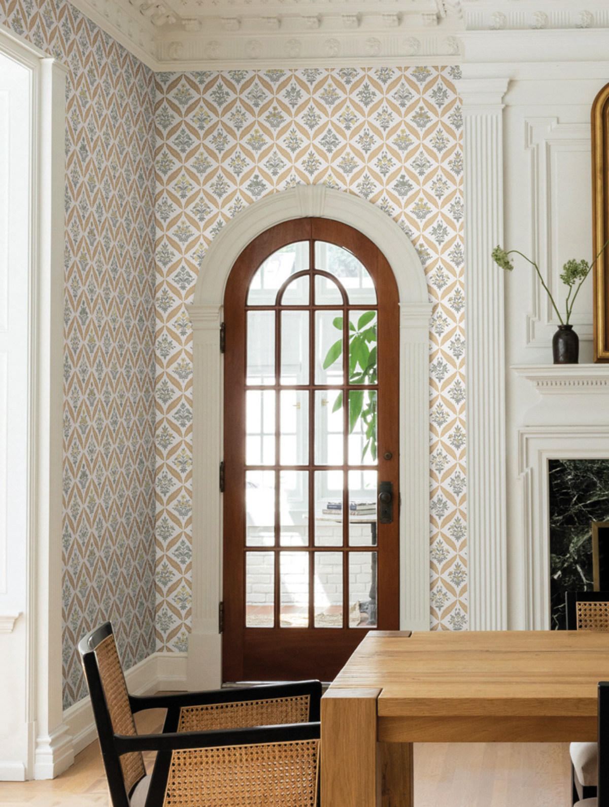 Papier peint Classique Floral Estee Garden gris beige - Rifle Paper Co. 3 de York (Initiales) | Réf. INI-RF7511