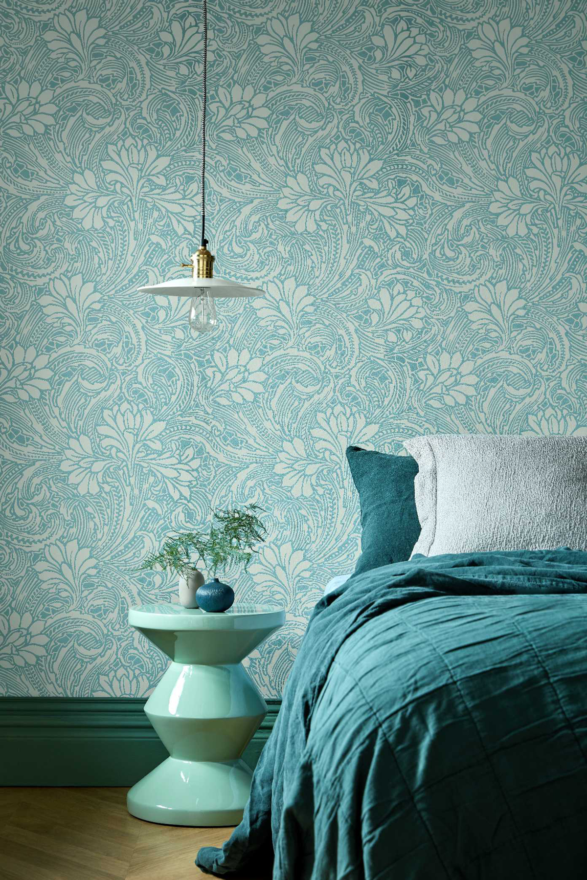 Papier peint Fleur Baroque Eden bleu aqua - V&A Decorative Papers d'Initiales | Réf. INI-31117303