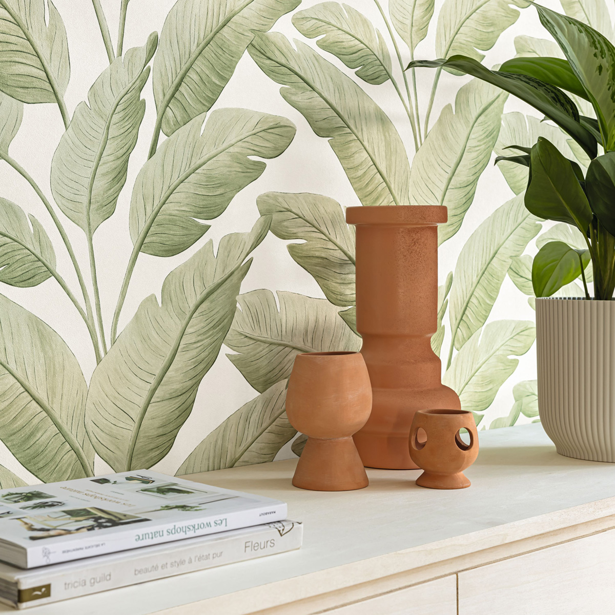 Papier peint Palmes Bananier Tropicalia vert amande - Borneo de Casélio AMB1| Réf. BORN106547003