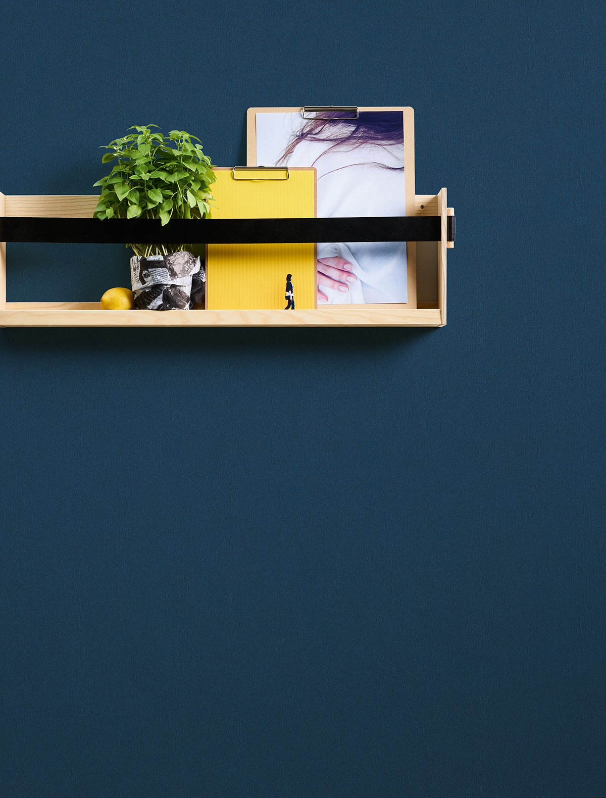 Papier peint Uni Lisse bleu nuit - Dream Flowery de Architects Paper | Réf. 3836-79