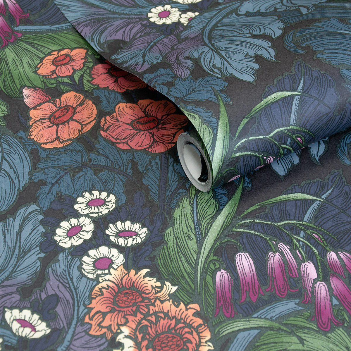 Papier peint Feuillage Luxuriant Fleur multicolore - The Wall Llewelyn-Bowen de Lutèce | AMB2 Réf. LTC-LB25134