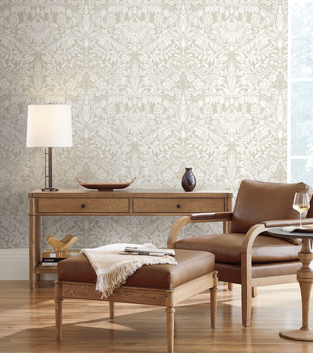 Papier peint Damassé de Glycines beige - Arts & Crafts d'Initiales | Réf. INI-AC9194