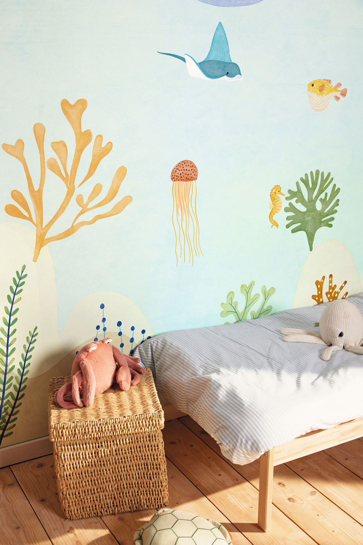 Papier peint panoramique Baleine Monde de la Mer bleu M 250X280 - Les Minis Mondes de Casélio AMB2 | Réf. MNM105666001