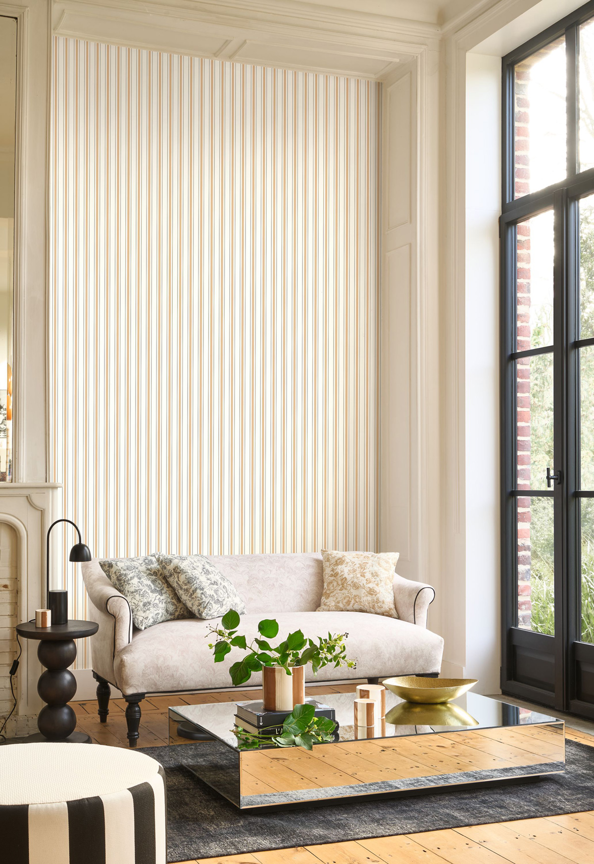 Papier peint Rayure Baroque beige camel - Les Belles Toiles De Jouy 2 de Casadéco | Réf. BTJD81571414