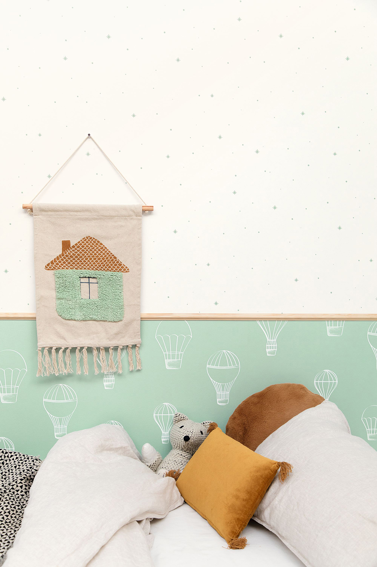 Papier peint Ciel Etoilé Rever menthe - Autour du Monde de Casélio AMB2 | Réf. ADM103477077