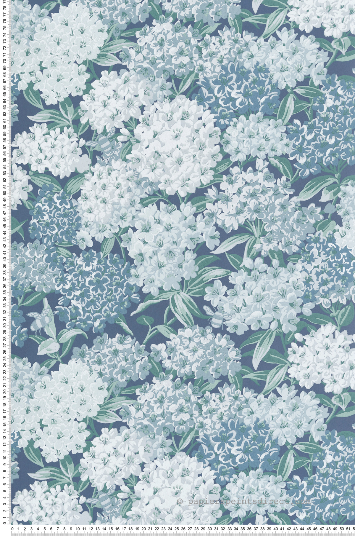 Papier peint Fleur Rhododendron Walk Hicks' Blue - In The Garden de Little Greene | Réf. 0234RWHICKS