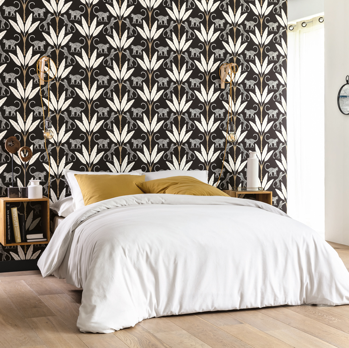 Papier peint Singe Palm Monkey forest blanc/or fd noir - Moonlight de Casélio | Réf. MLG101179029