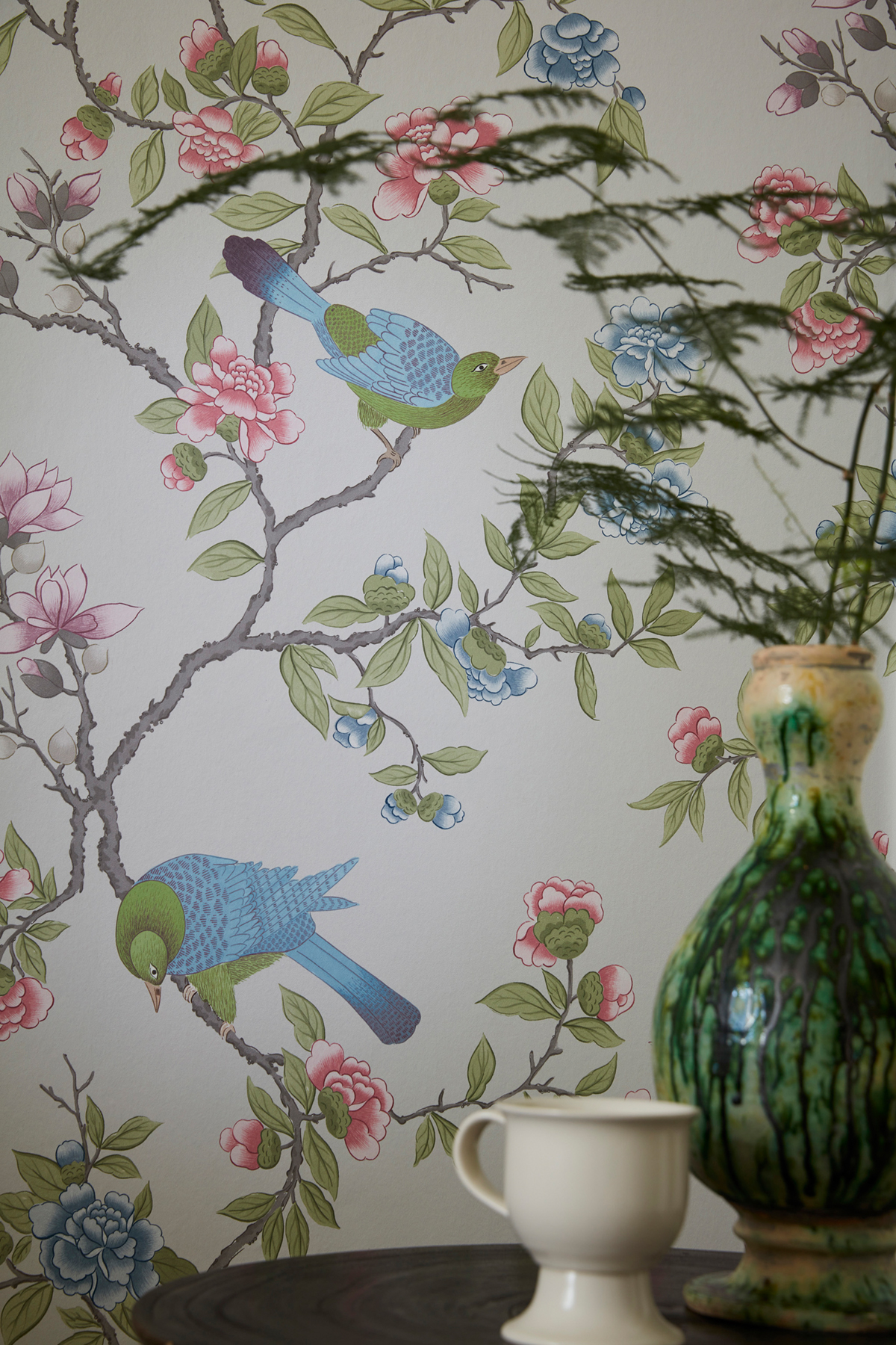 Papier peint Oiseaux Pivoine Aderyn French Grey - National Trust Papers 4 de Little Greene AMB2 | Réf. 0267ADFRENC