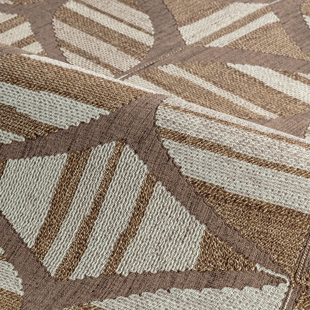 Papier peint Géométrie Tressée Filandra mocha - Broderies de Casamance | Réf. CAS-76982548