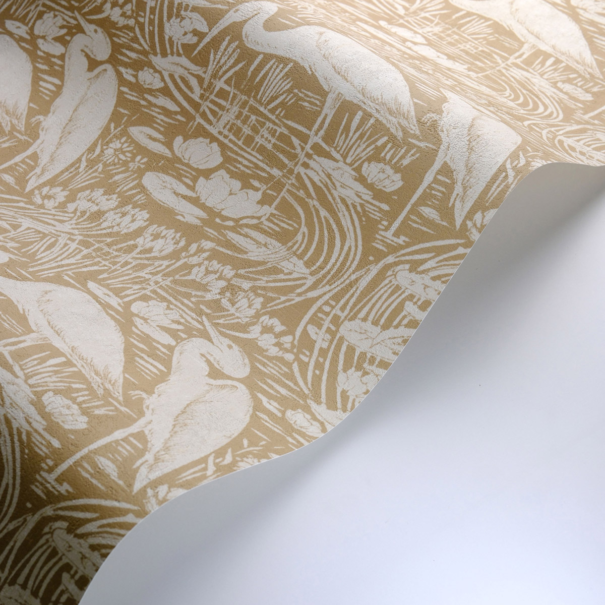 Papier peint Oiseaux Héron Euphrate beige blanc cassé - Babylone de Casadéco AMB5| Réf. BBLN89731961