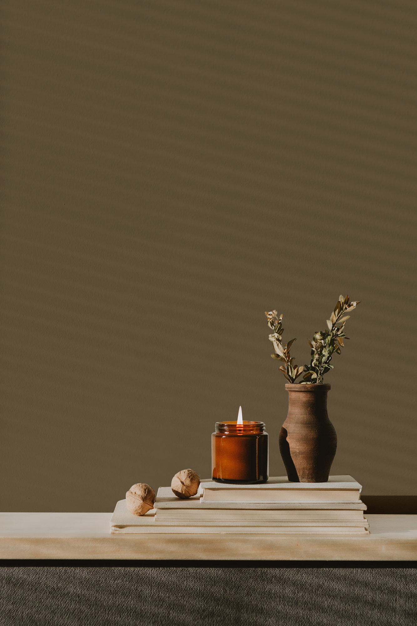 Photo numéro 2 d'une pièce avec un mur peint avec la peinture  Puro marron mellow brown - c7012