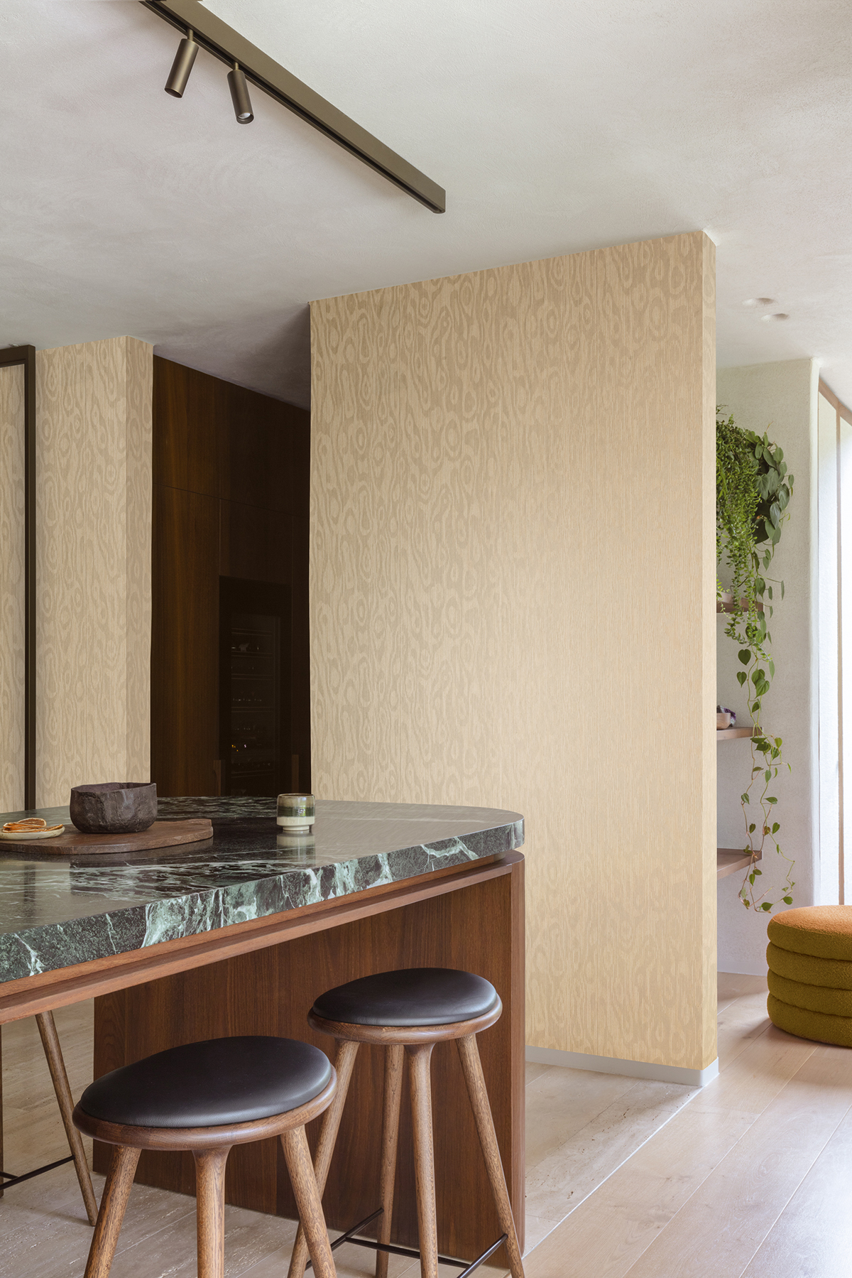 Papier peint Effet Moiré Oackly ivoire - Rhapsody de Masureel | Réf. MAS-RHA201