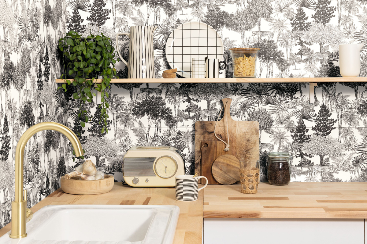 Papier peint Jungle Dream Forest noir et blanc - Moonlight 2 de Casélio AMB | Réf. MLGT104280974
