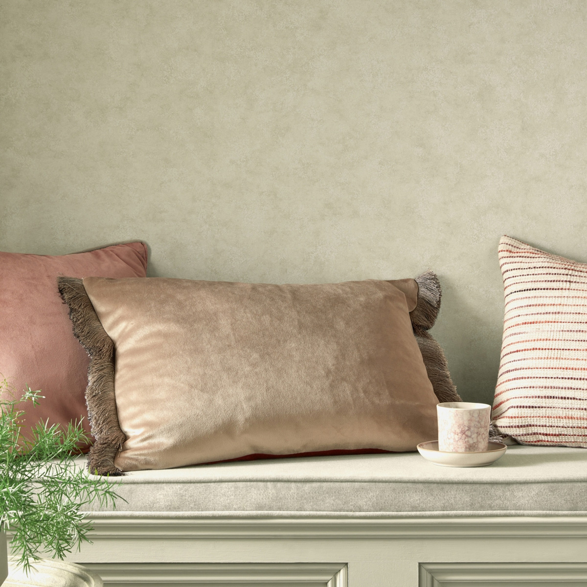 Papier peint Faux Uni Patine Henley grège - V&A Decorative Papers III d'Initiales | Réf. INI-2513-189-04