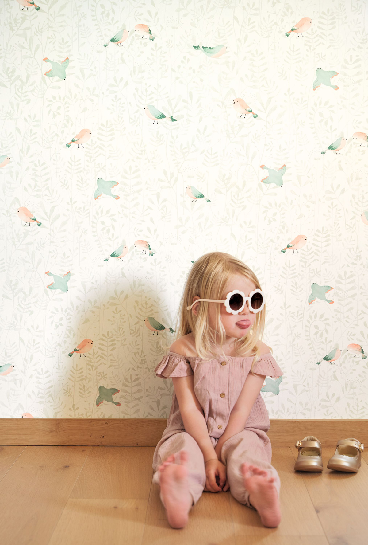 Papier peint Oiseau Feuillage vert amande rose - Once Upon A Time de Casadéco | Réf. OUAT88317088