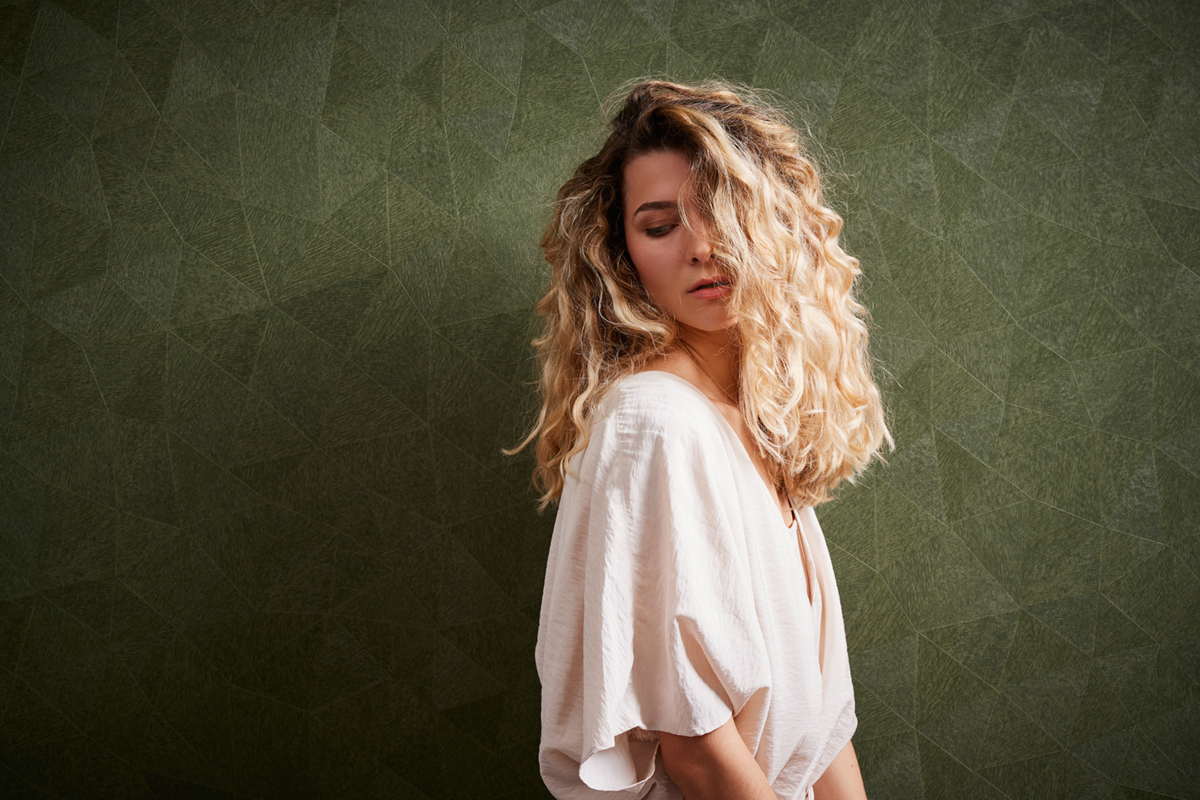 Papier peint Triangle Texture Bali vert kaki - Metropolitan Stories 3 d'A.S. Création AMB2 |  Réf. AS-391295