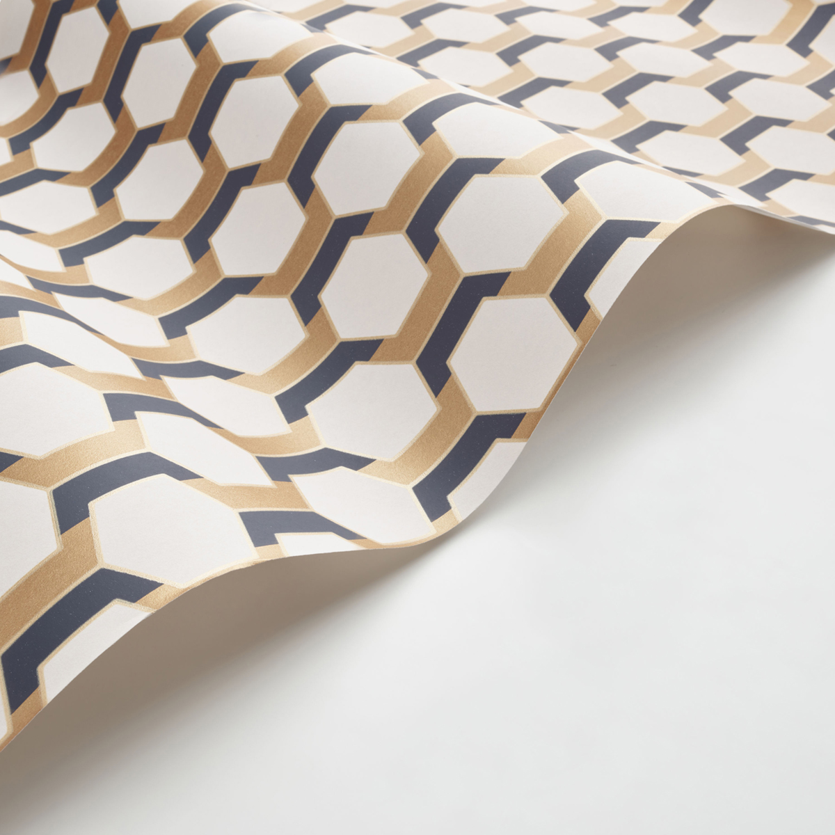 Papier peint Art Déco Hamilton doré bleu nuit - Derby de Casadéco AMBV | Réf. DERB89302640