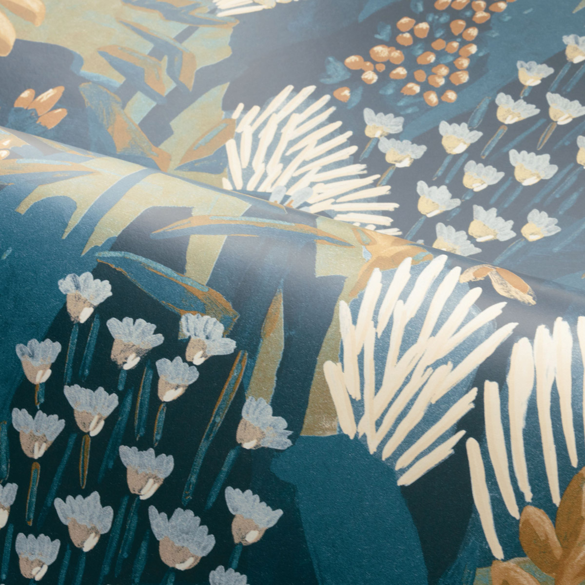 Papier peint Jardin Fleuri Erica bleu paon - Jardin Félicia de Casamance AMB3| Réf. CAS-76570406