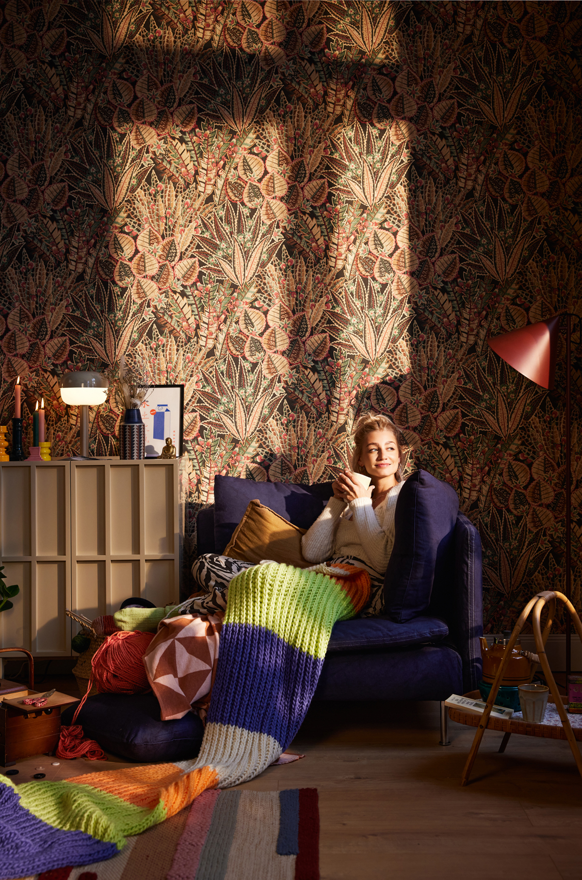 Papier peint Fleurs Feuilles Dessin rouge noir - Stories of Life d'A.S. Création AMB3 | Réf. AS-396531