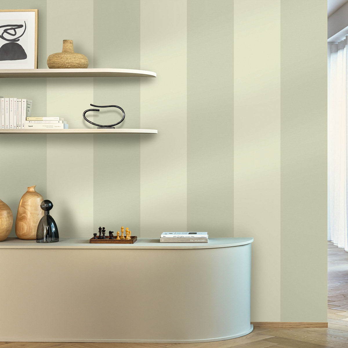 Papier peint Rayures XXL Lines vert amande - Line Up de Casélio | Réf. LNP106727001