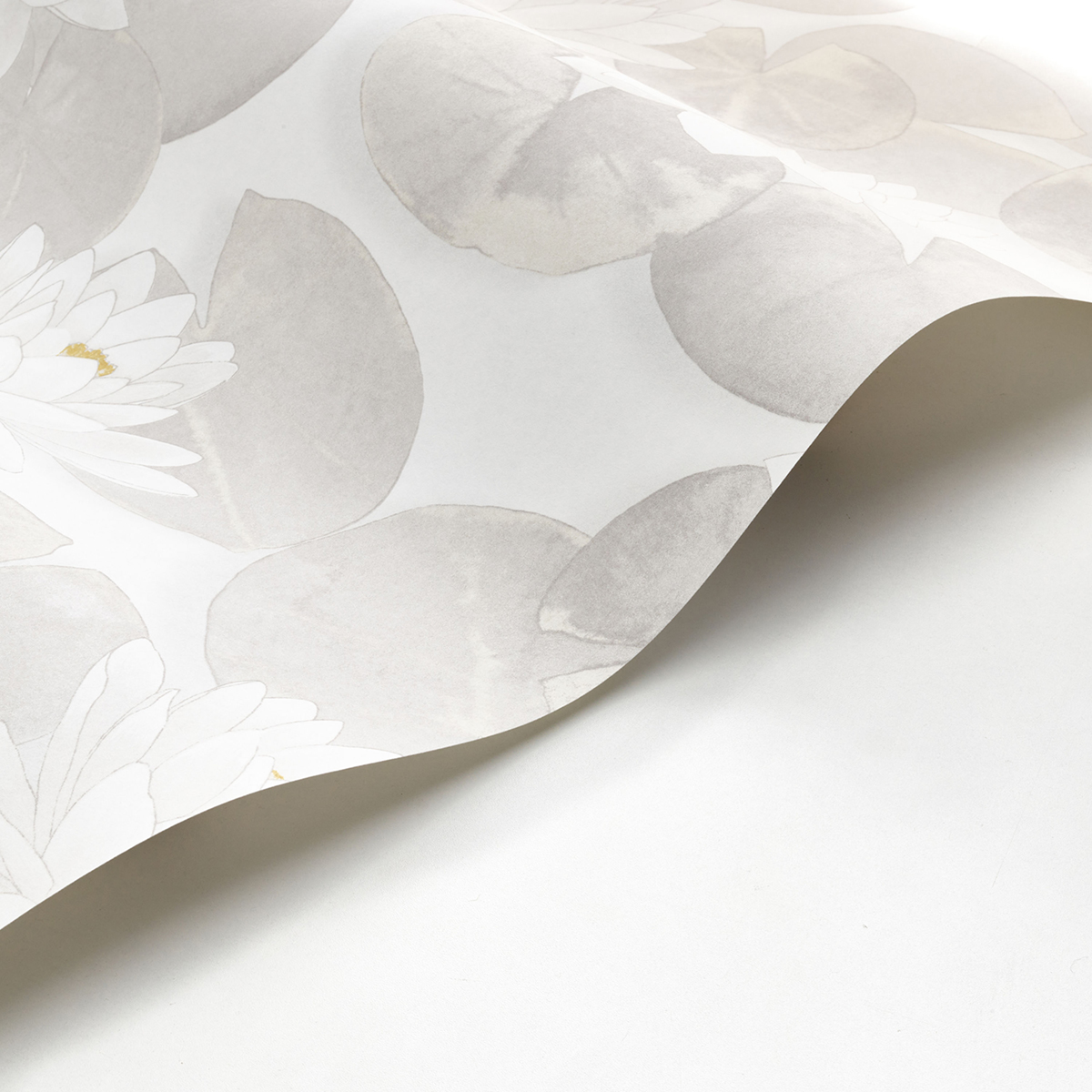 Papier peint Nénuphar Nymphea gris clair - Gardens de Casadéco AMBV | Réf. GADN87630122