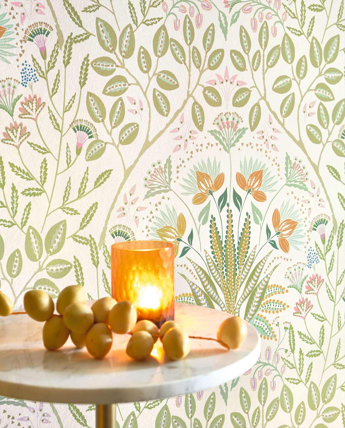 Papier peint Fleur Baroque Lords vert amande rose - Derby de Casadéco AMB2 | Réf. DERB89297210