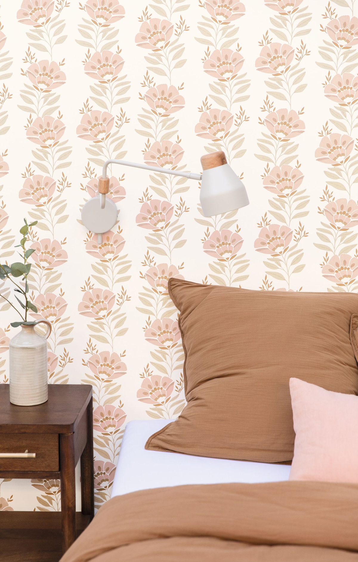 Papier peint Fleur Vagabonde rose et beige - Bohème de Casélio | Réf. BOM103214176