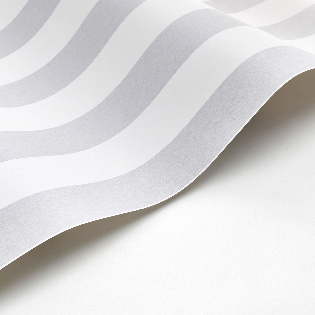Papier peint Rayures Olympe gris clair - Les Rayures de Casadéco | Réf. RAYS87439563