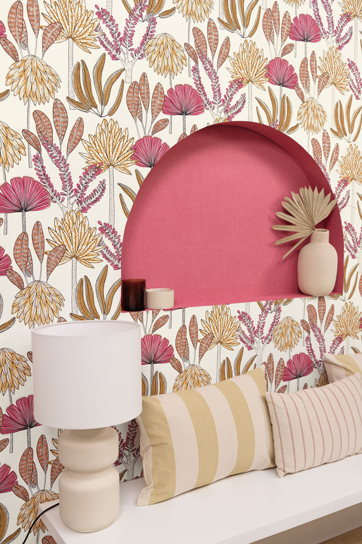 Papier peint Feuillages Jungle Bali rose fuchsia - Stay Wild de Casélio AMB2 | Réf. WILD104930414