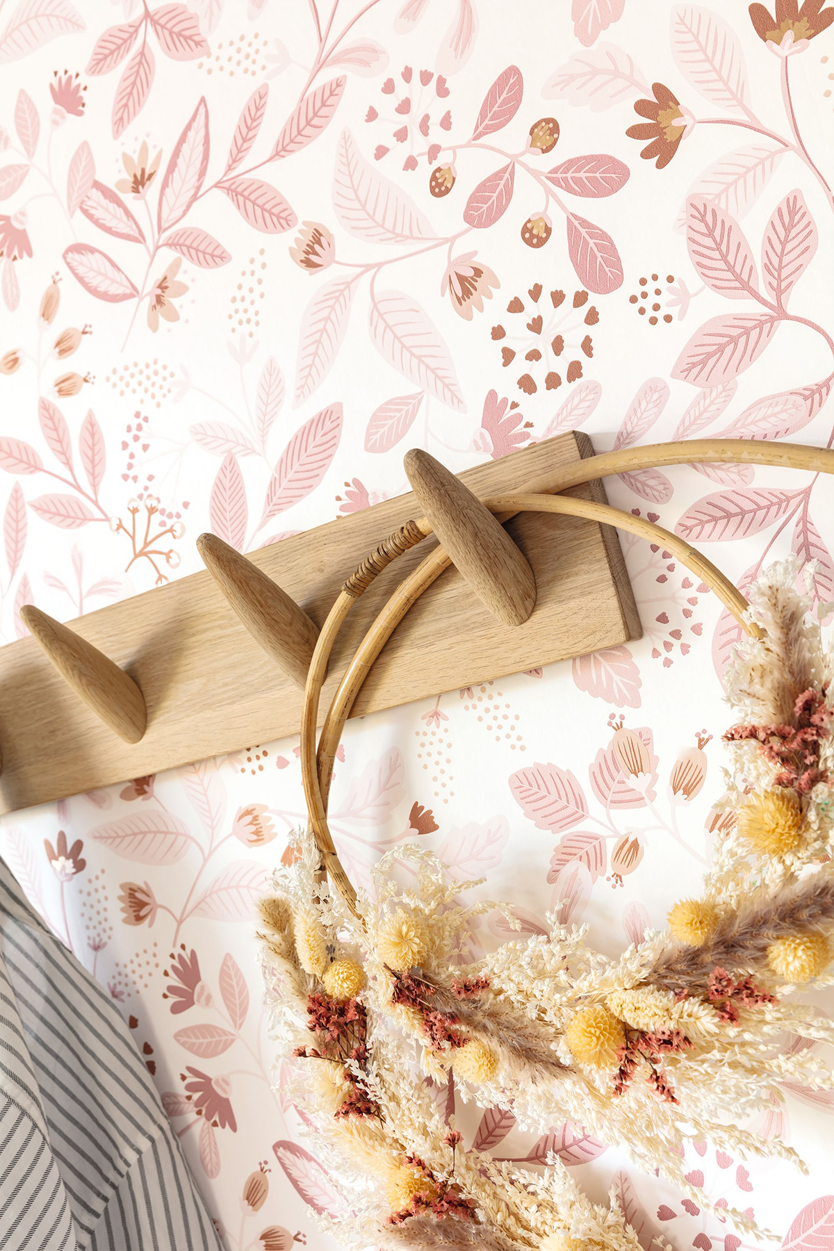 Papier peint Fleuri Chloé rose - Essentiel de Casélio AMB2 | Réf. ETL103084062