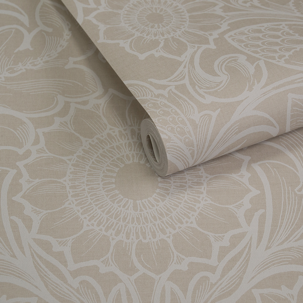 Papier peint Médaillon Tournesol Vintage beige - The Wall Llewelyn-Bowen de Lutèce | AMB2 Réf. LTC-LB25151
