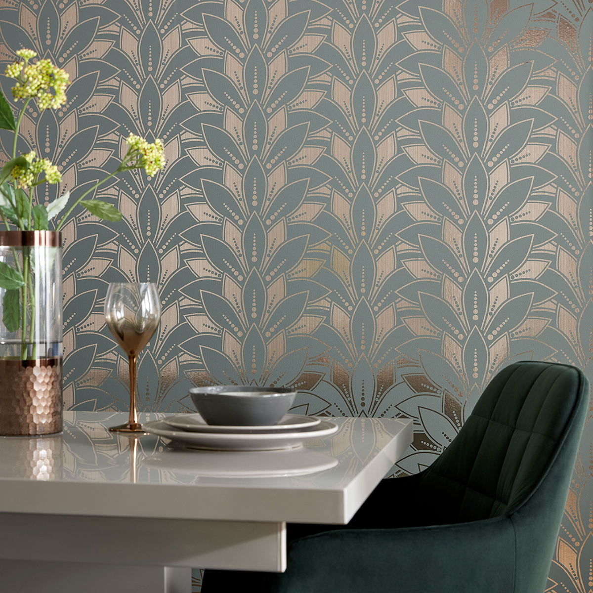 Papier peint Fleurs Lys Foil vert - Elodie 1838 Wallcoverings d'Initiales | Réf. INI-90713905