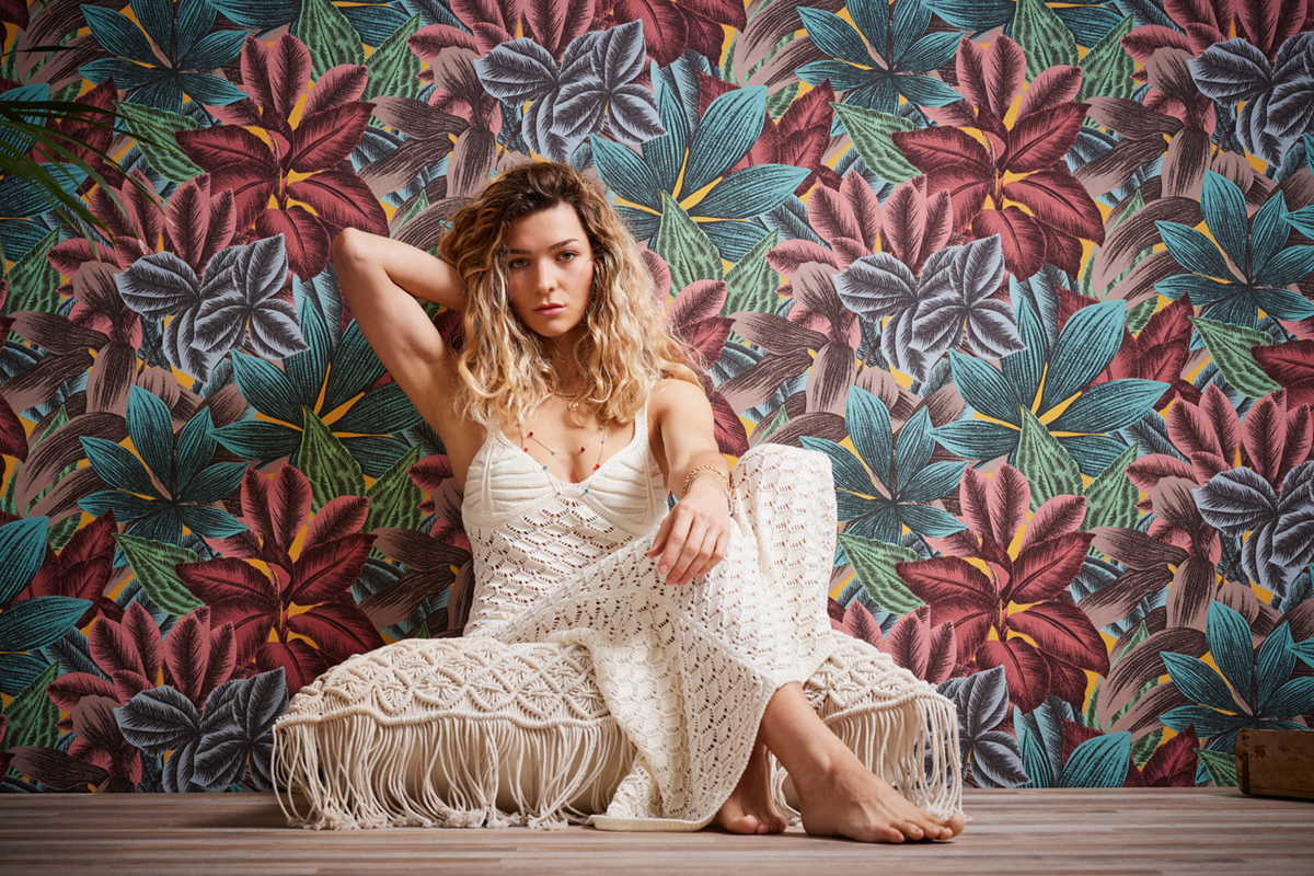 Papier peint Tropical Feuille Léa jaune rouge - Metropolitan Stories 3 d'A.S. Création AMB3 |  Réf. AS-392222