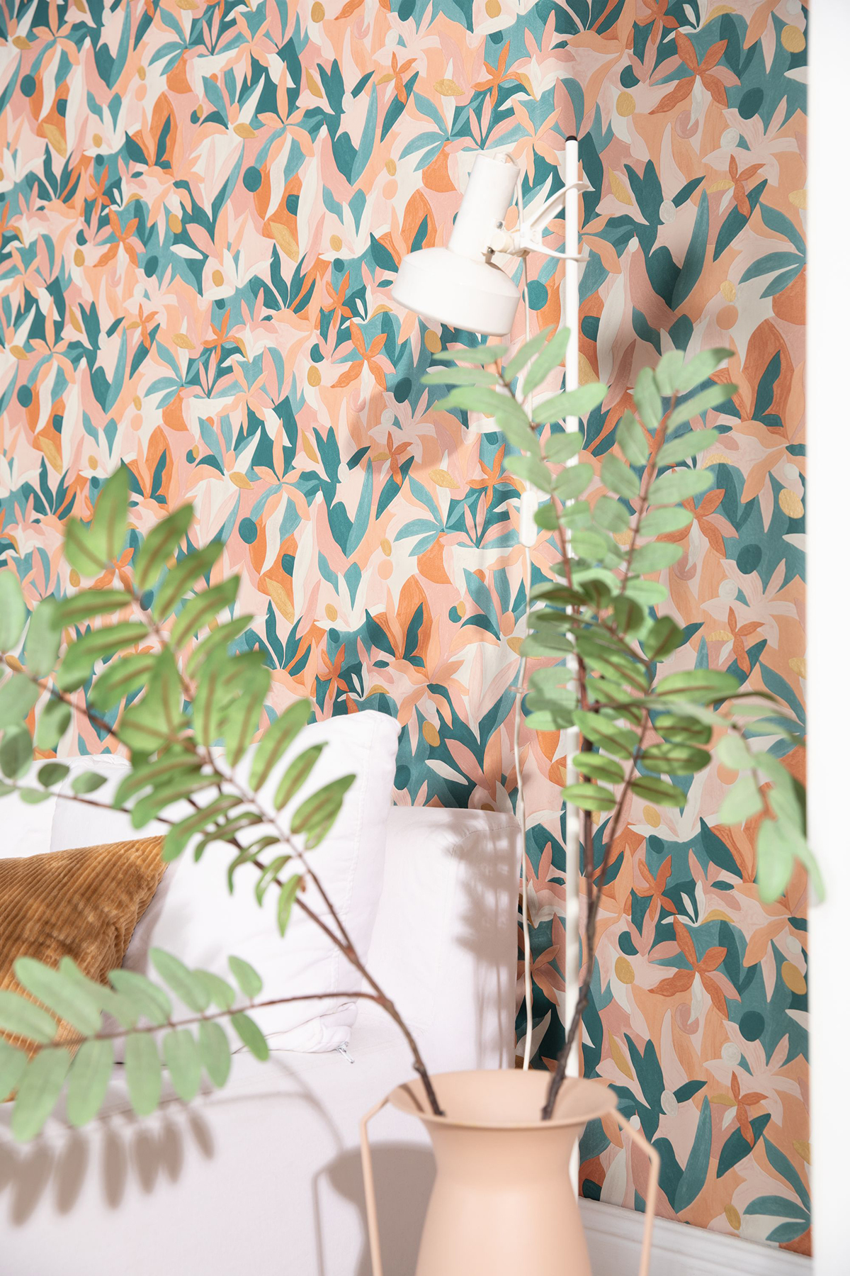 Papier peint Fleur Sauvage orange, rose et doré - Imagination de Casélio | AMB Réf. IMG102163049
