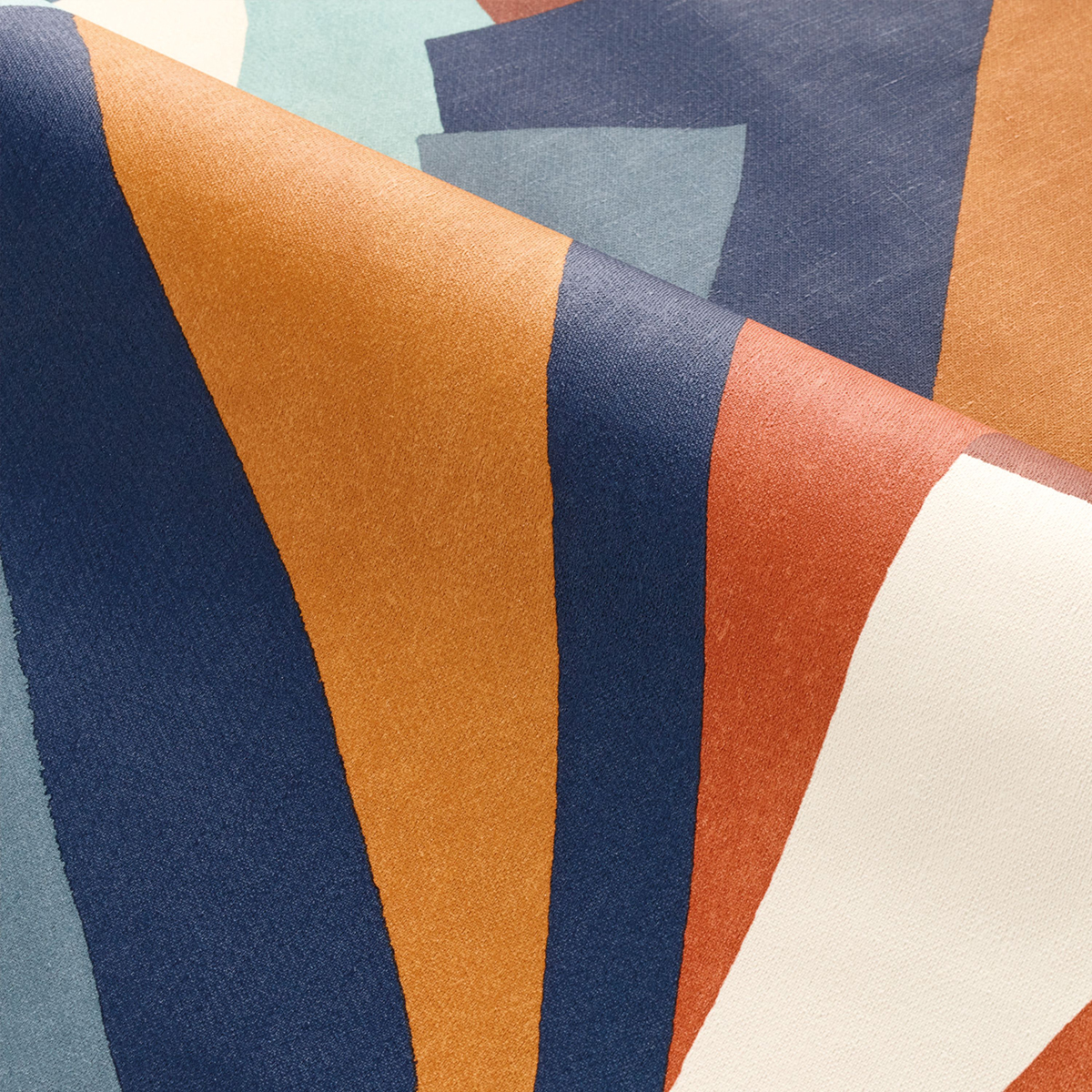 Papier peint Soleil Graphique Sonia multicolore - Mouvements de Casamance AMB2 | Réf. CAS-76010916