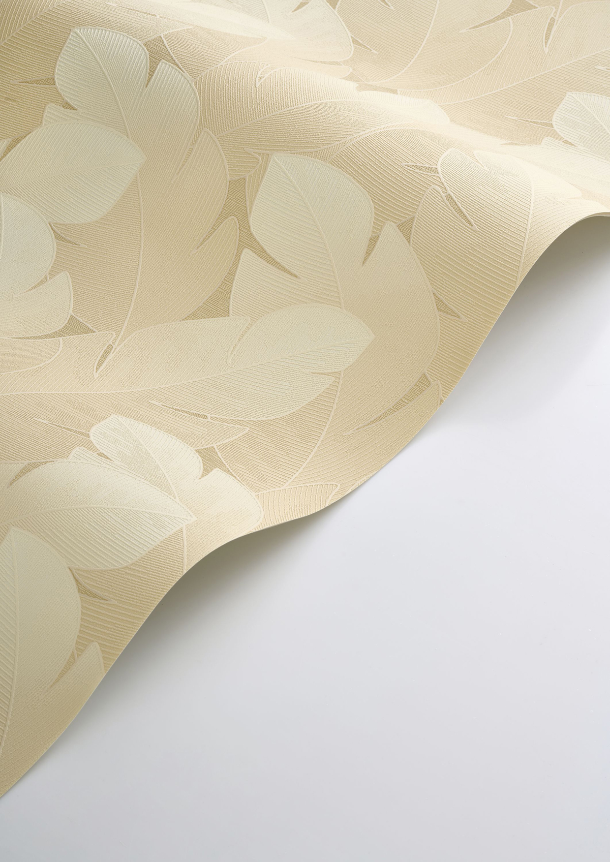 Papier peint Feuillage Tropical Yuto beige sable - Vegetals de Casadéco AMBV| Réf. VEGE201291212