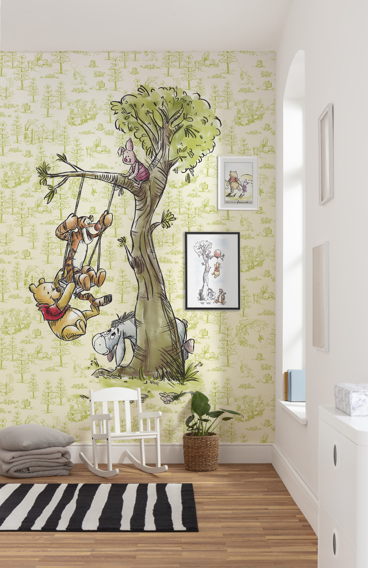 Papier peint enfant Disney Winnie L'Ourson In the wood - Papier peint Panoramique Komar