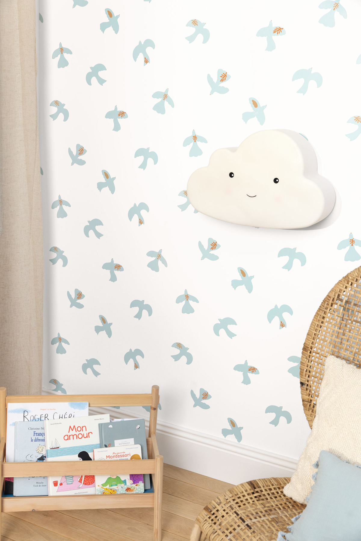 Papier peint Colombe Oiseau bleu ciel - Let's Go Girls! de Casélio AMB3 | Réf. LGG104500678