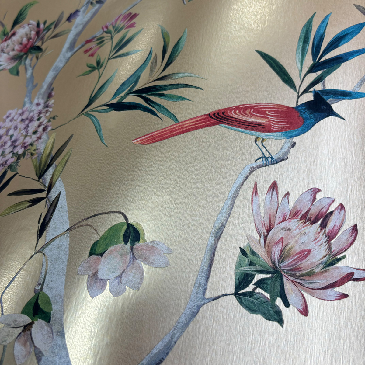 Papier peint panoramique Oiseaux Chinoiserie Magnolia doré - Daisy Bennett d'Initiales AMBZ | Réf. INI-DB33603M