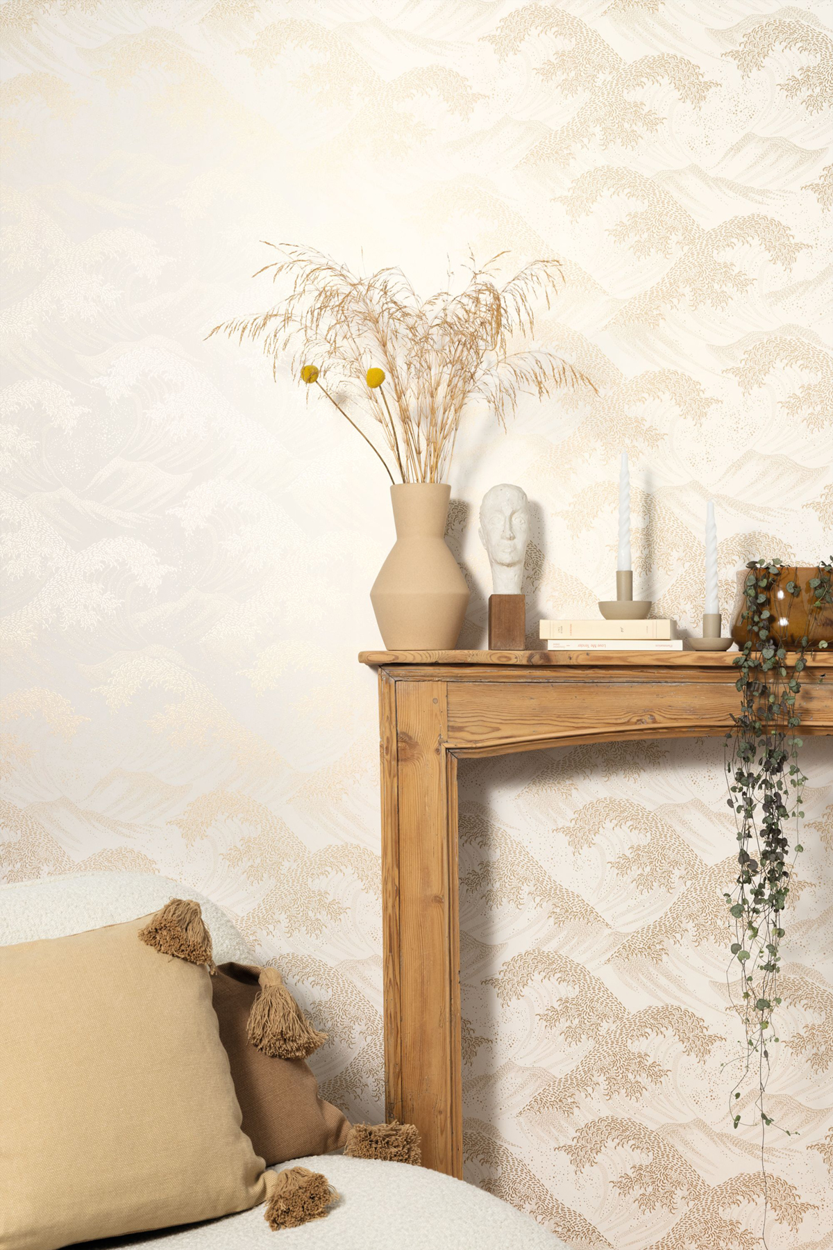 Papier peint Vague Japonisante Waves blanc doré - Moonlight 2 de Casélio AMB | Réf. MLGT104360262