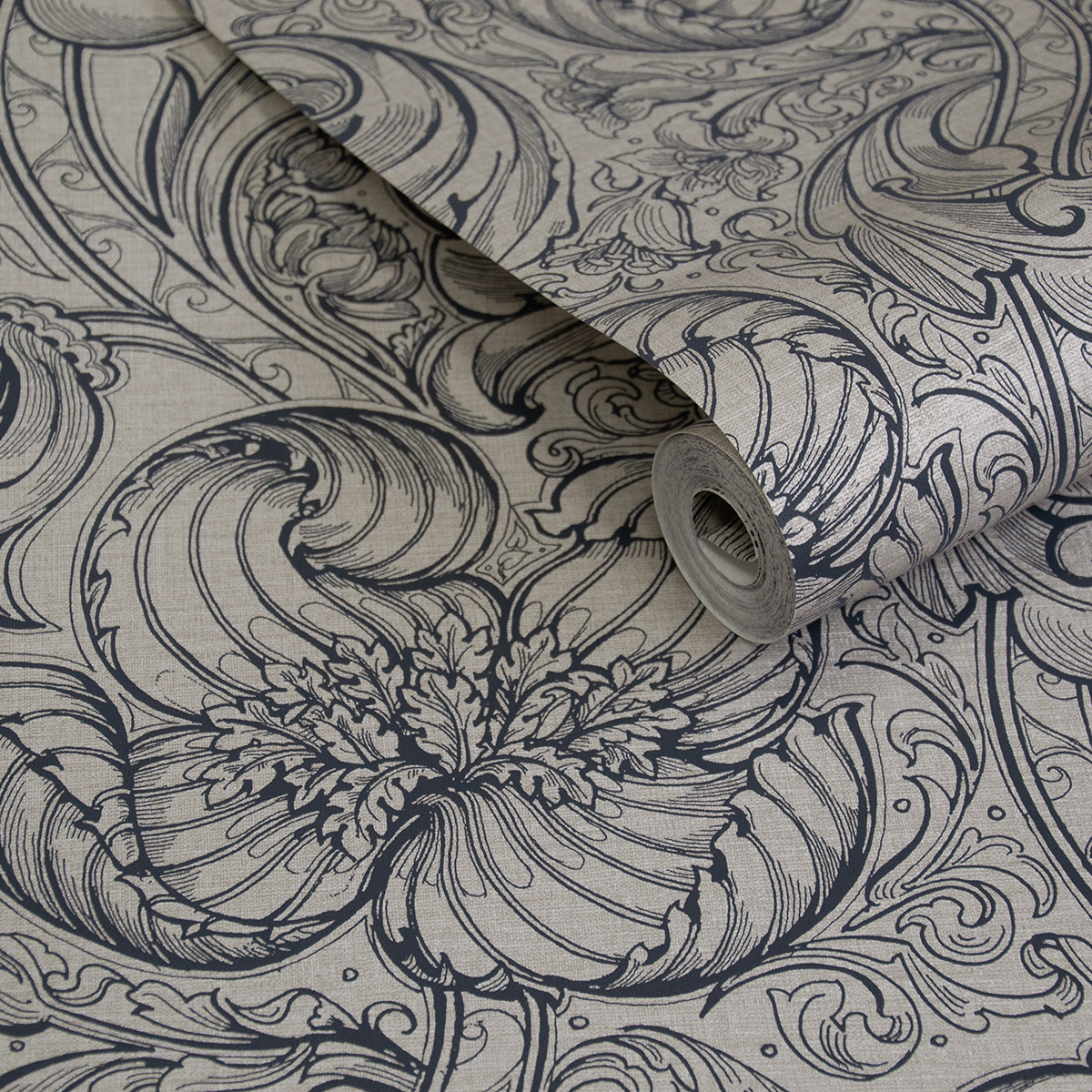 Papier peint Entrelacs Tulipe Lys bleu nuit beige - The Wall Llewelyn-Bowen de Lutèce | AMB2 Réf. LTC-LB25116