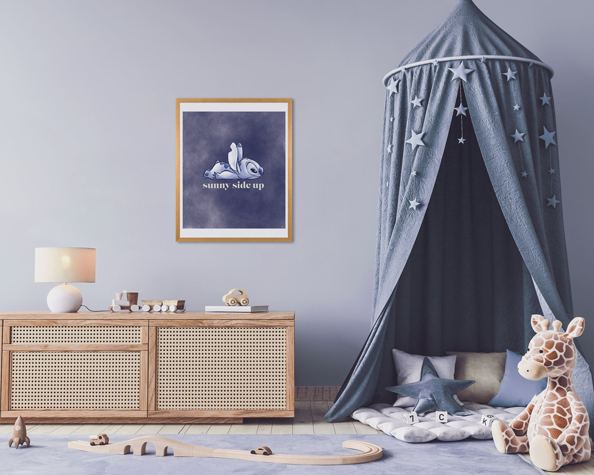 Affiche enfant Stitch Sunny Side Up AMB2- Affiche enfant décorative Komar Disney