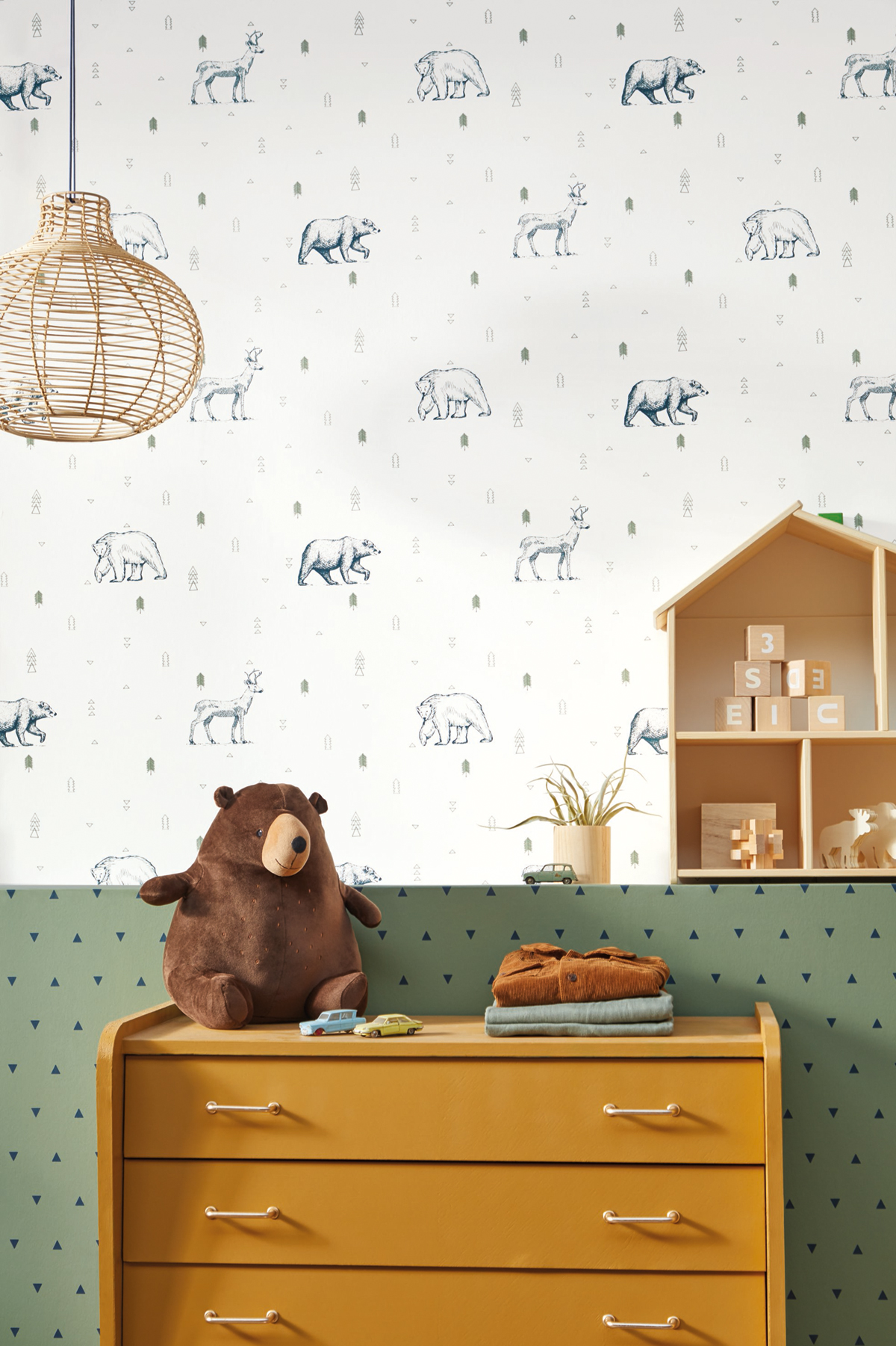 Papier peint Géométrique Petit Triangle vert - Our Planet de Casélio | Réf. OUP101997400