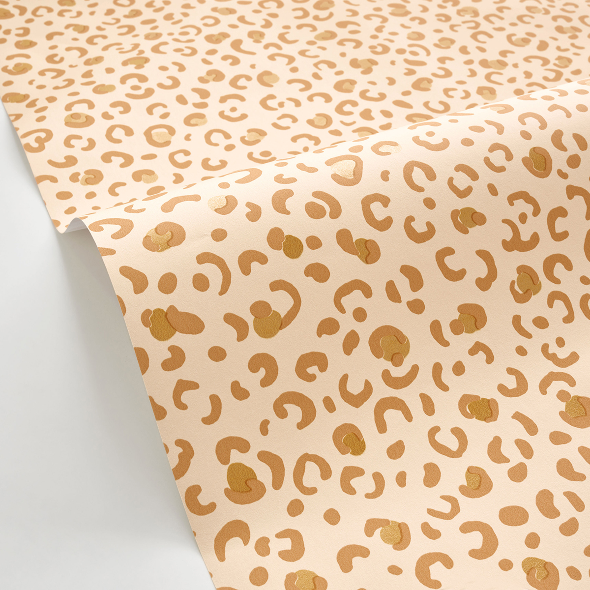 Papier peint Taches Léopard Léonne terracotta doré - Let's Go Girls! de Casélio AMB2 | Réf. LGG104454441